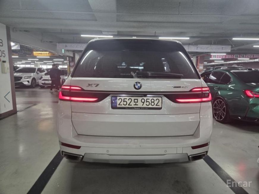 BMW X7 - фото 3