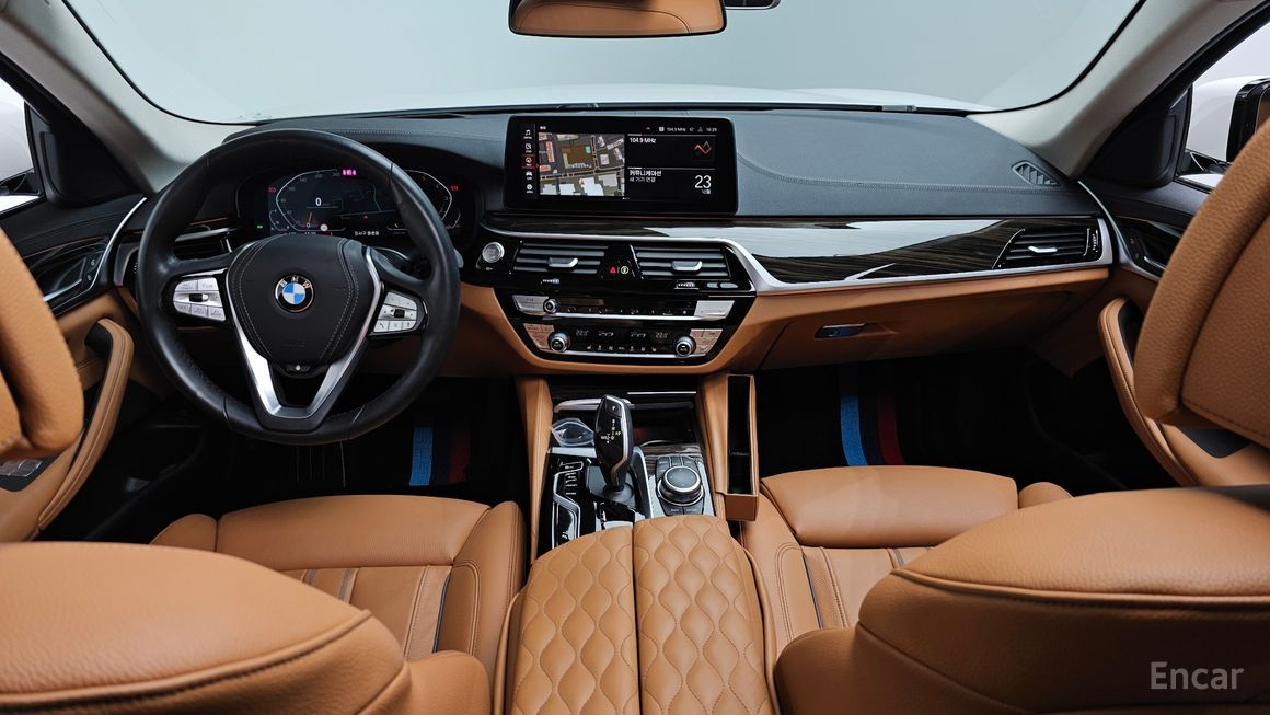 BMW 5 Series - фото 6