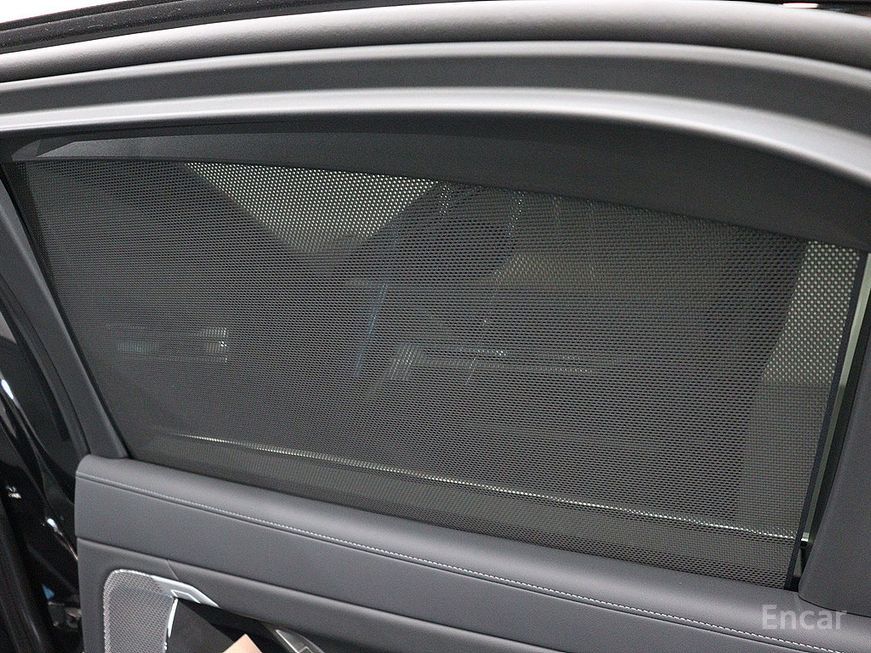 BMW 7 Series - фото 6