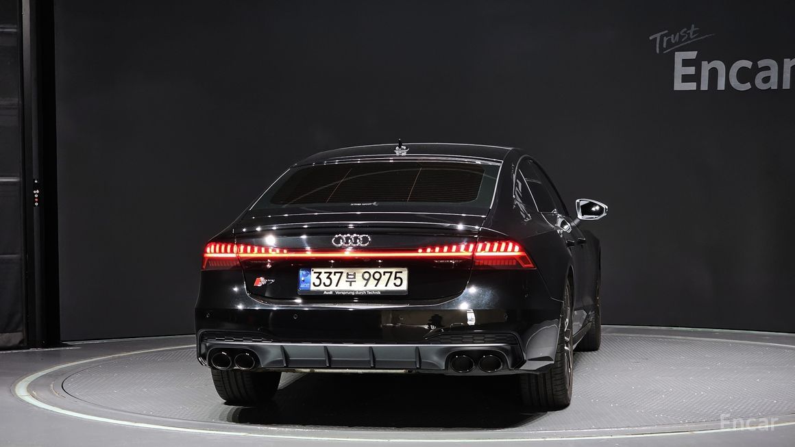 Audi S7 - фото 3
