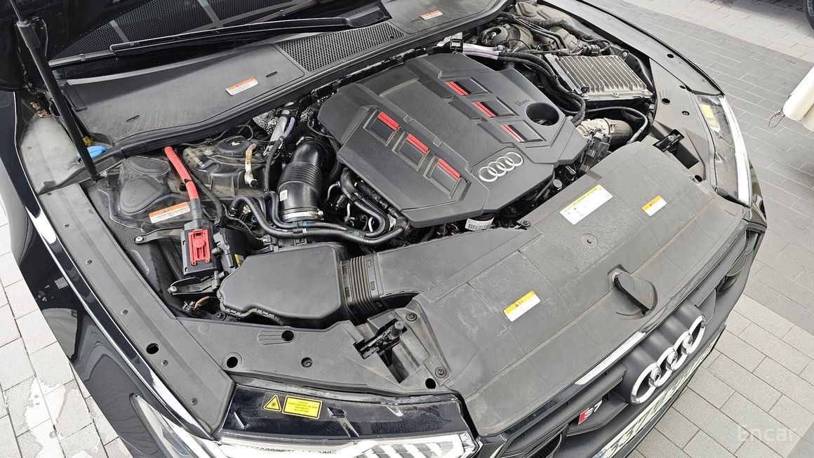 Audi S7 - фото 5