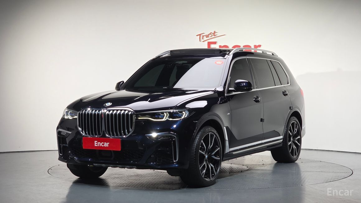 BMW X7 - фото 0