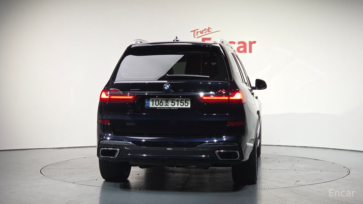 BMW X7 - фото 3