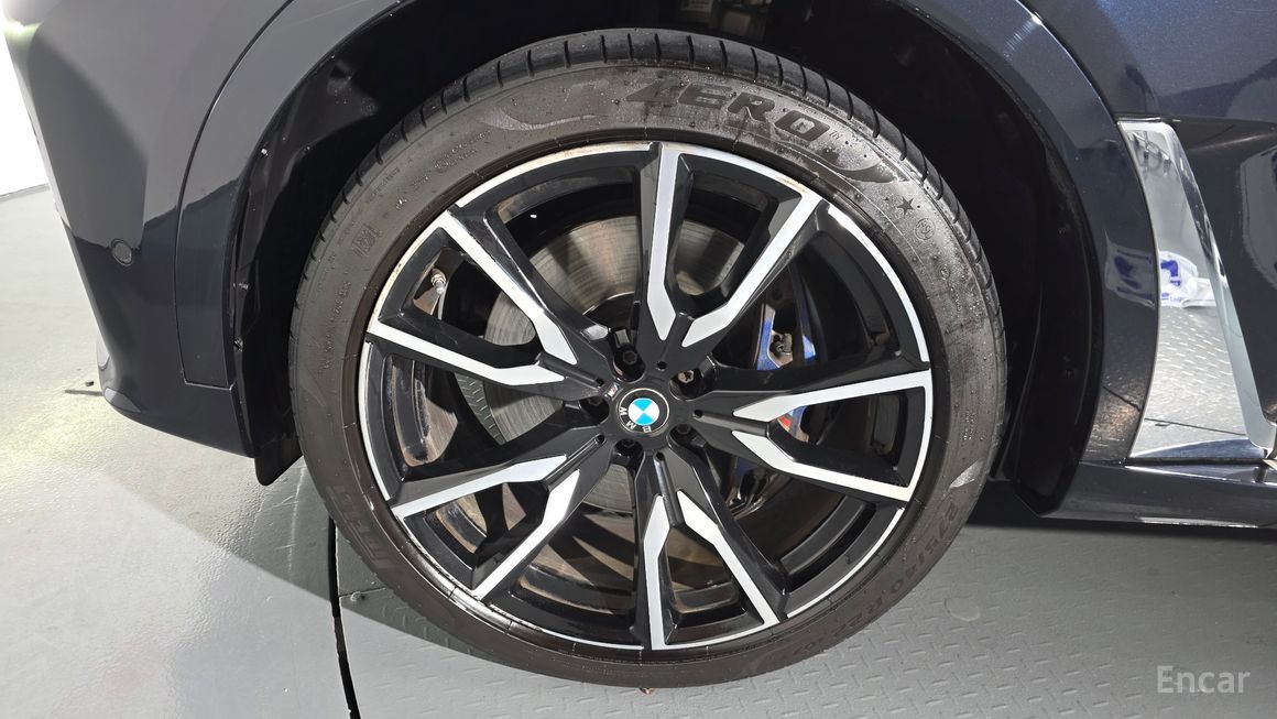 BMW X7 - фото 4
