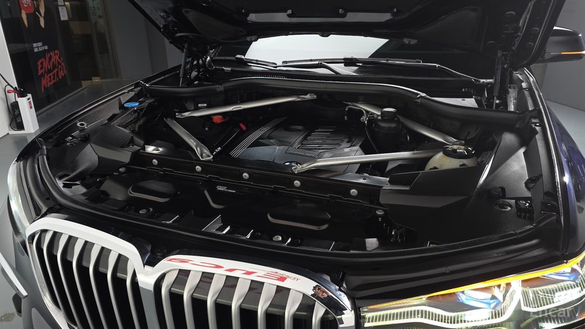 BMW X7 - фото 5