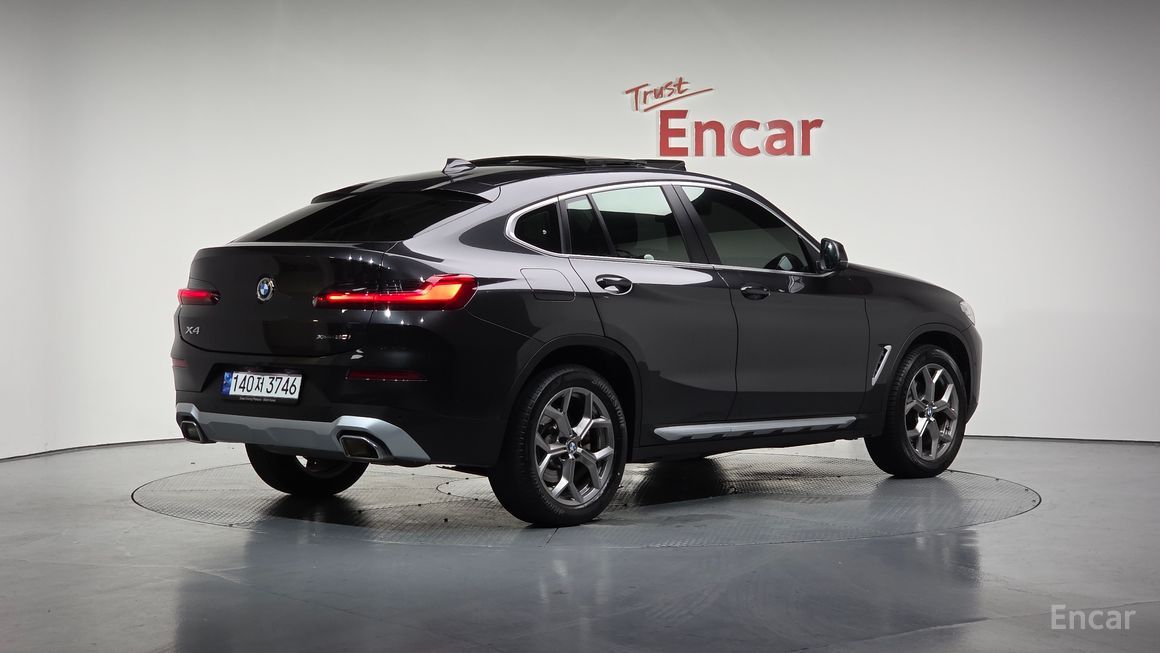 BMW X4 - фото 1