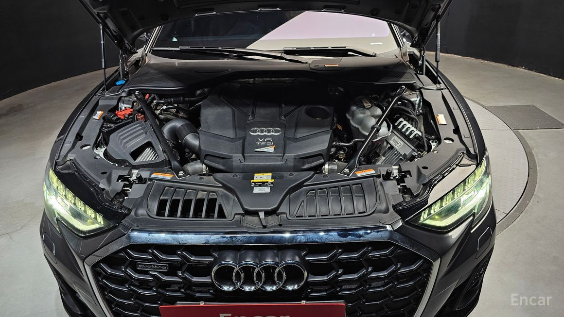 Audi A8 - фото 5