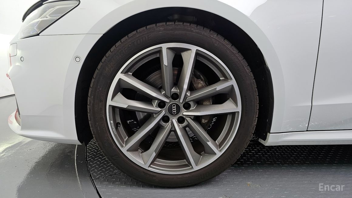 Audi A7 - фото 4