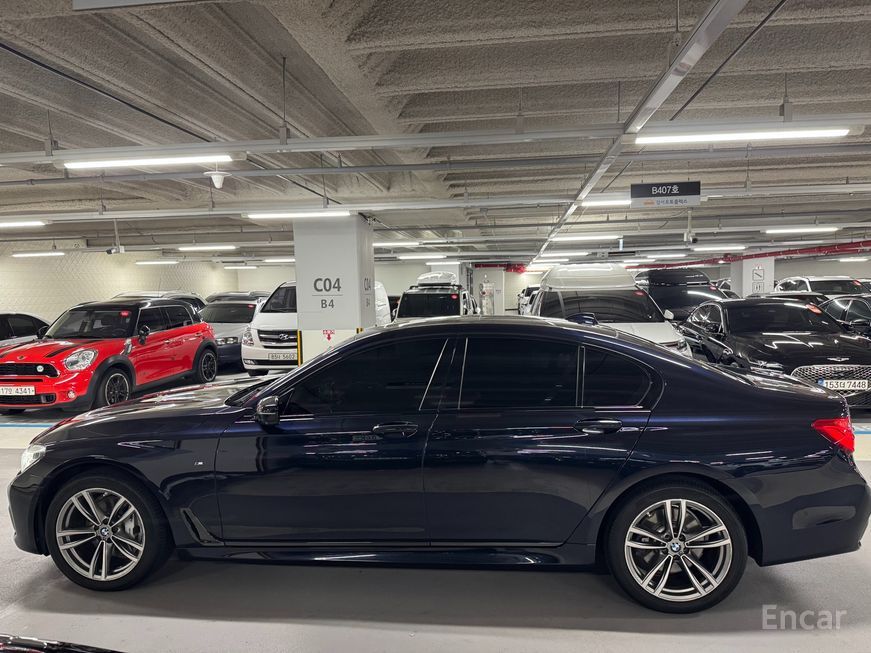 BMW 7 Series - фото 2