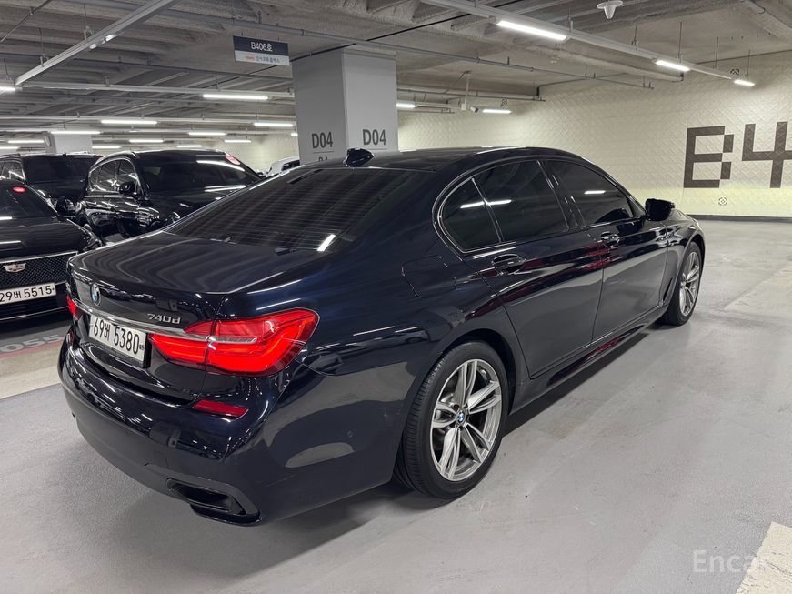 BMW 7 Series - фото 5
