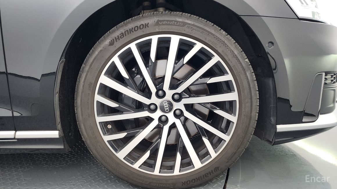Audi A8 - фото 4