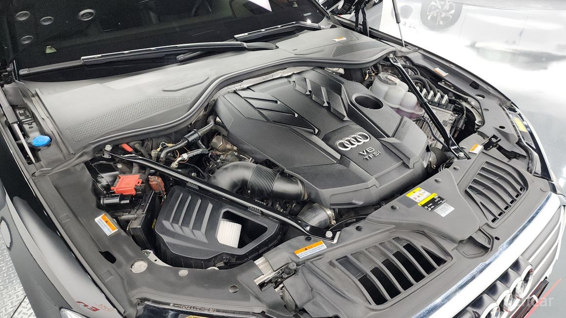 Audi A8 - фото 5