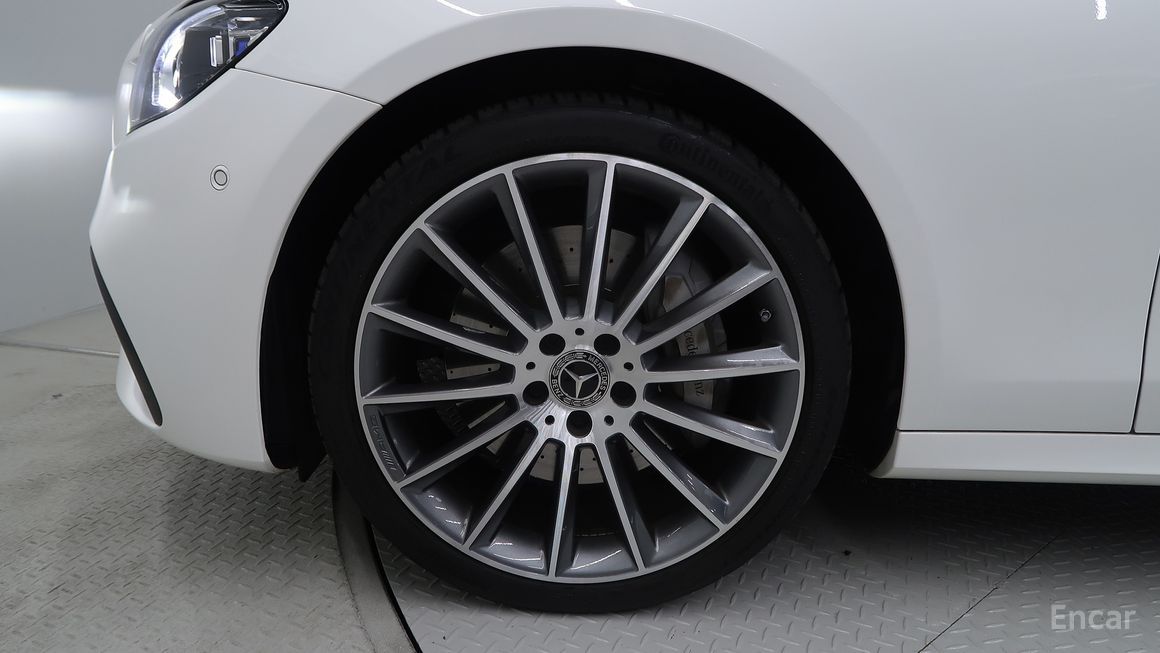 Mercedes-Benz E-Class - фото 4