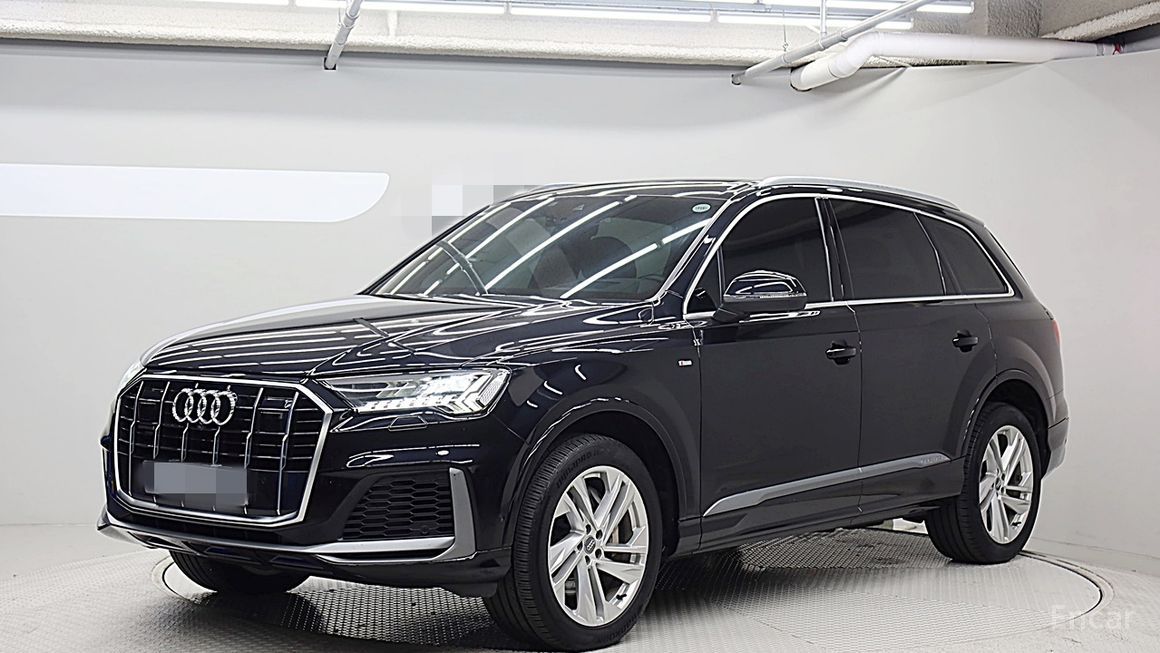 Audi Q7 - фото 0