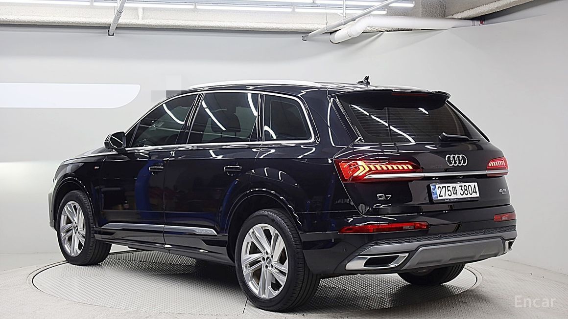 Audi Q7 - фото 3