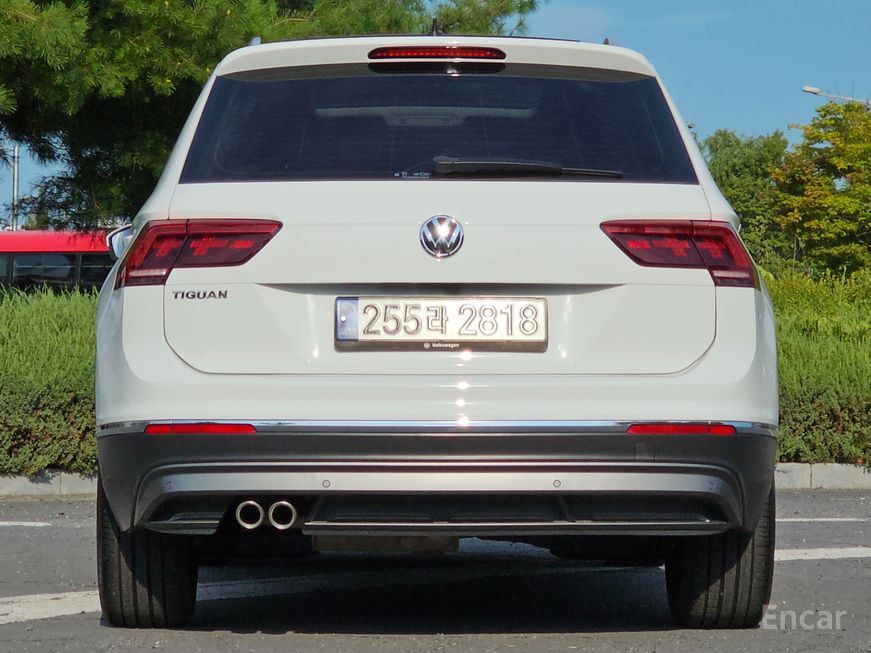 Volkswagen Tiguan - фото 2