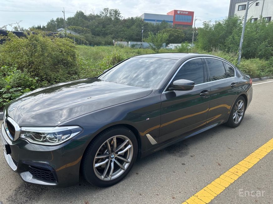 BMW 5 Series - фото 6
