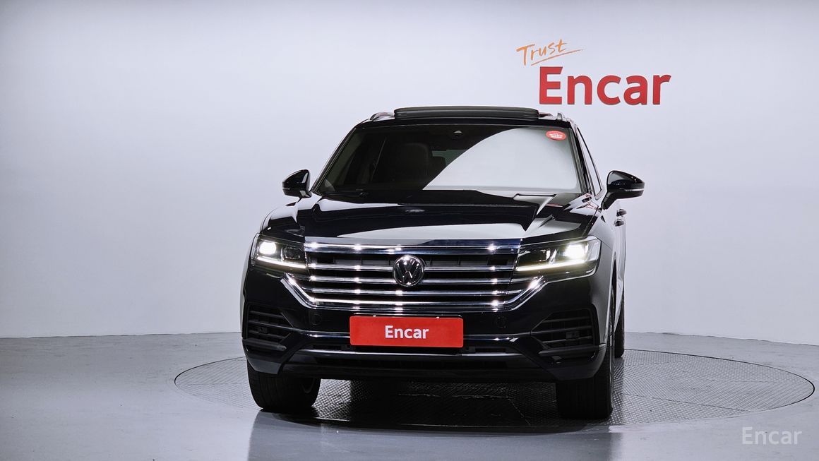 Volkswagen Touareg - фото 2