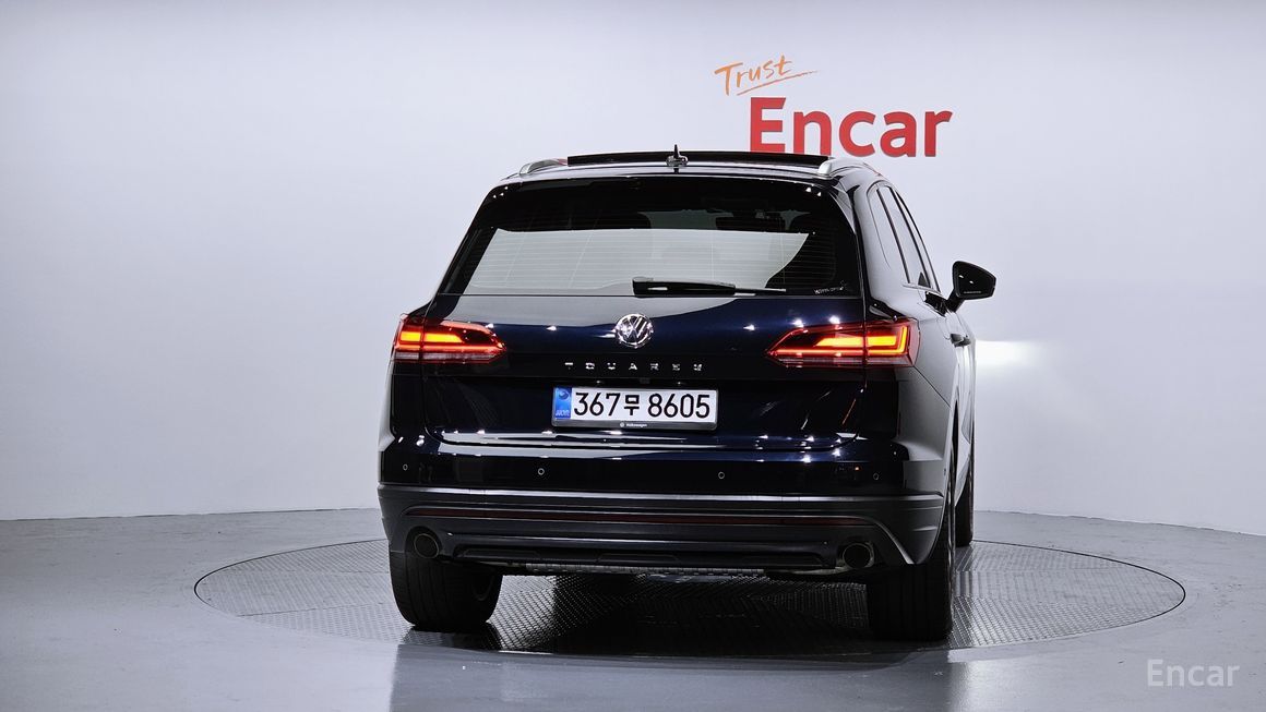 Volkswagen Touareg - фото 3