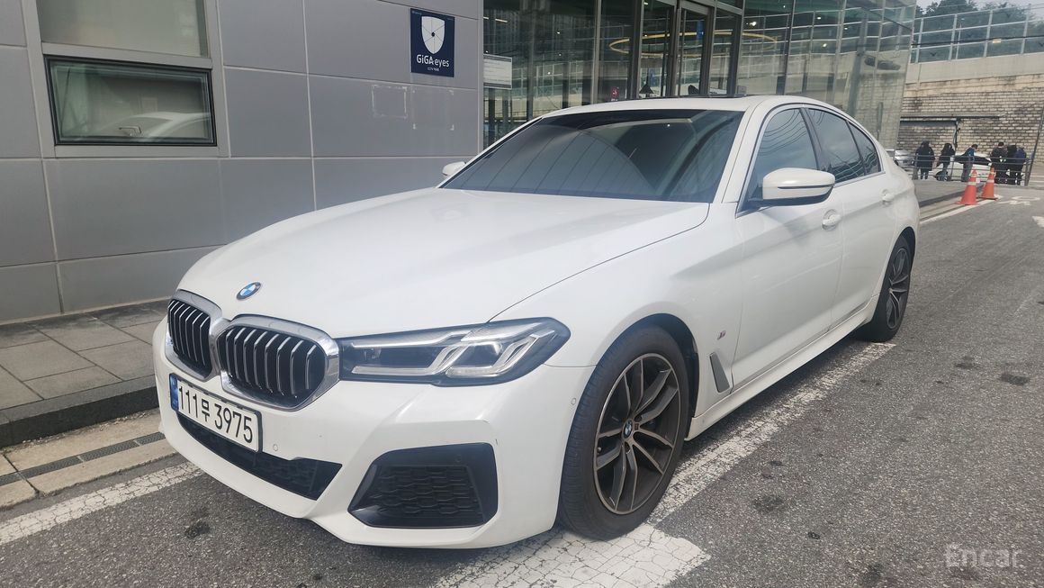 BMW 5 Series - фото 0