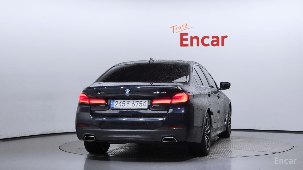 BMW 5 Series - фото 3