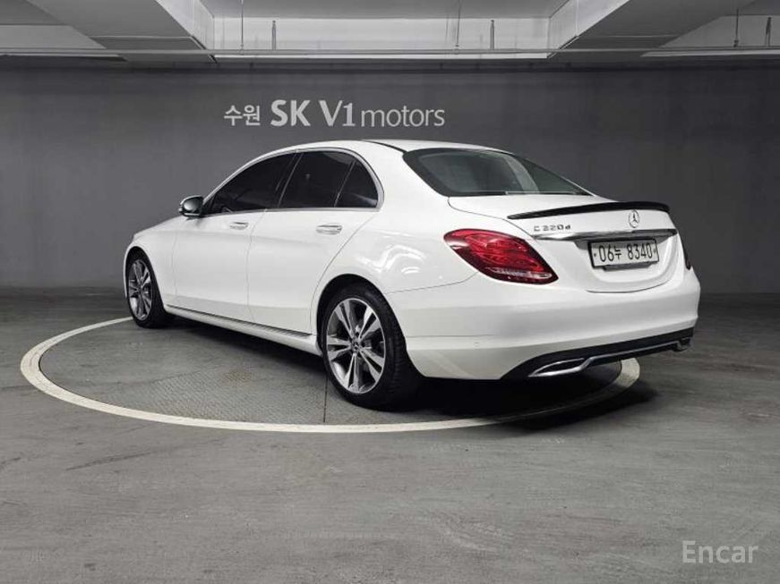 Mercedes-Benz C-Class - фото 1