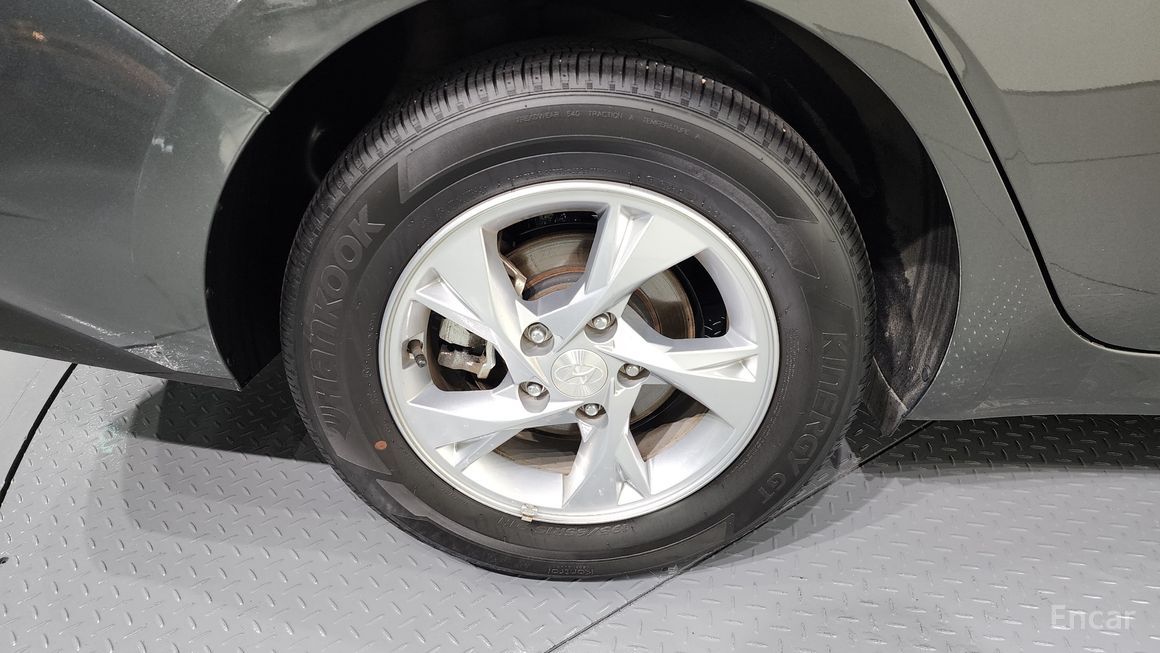 Hyundai Avante - фото 4