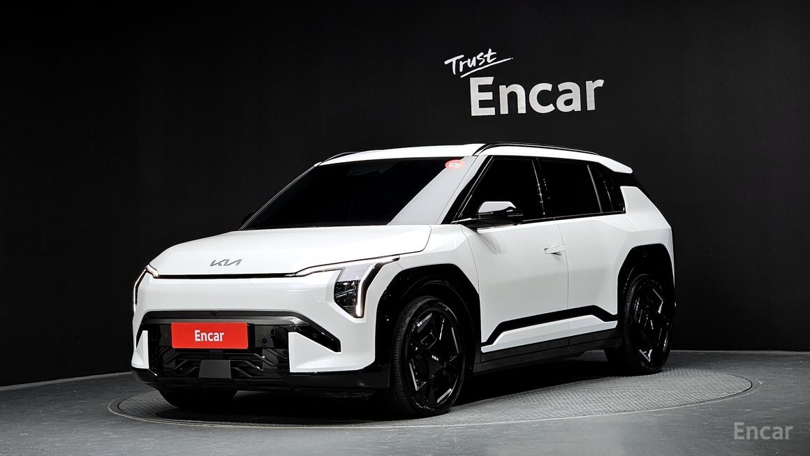 Kia EV3 - фото 0