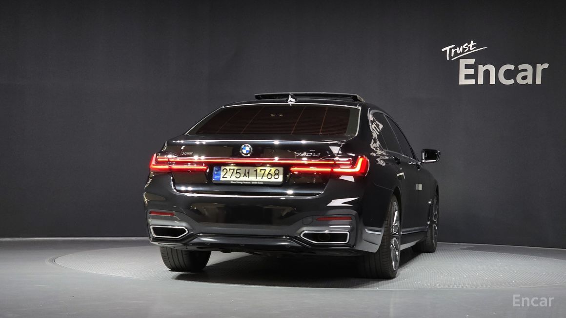 BMW 7 Series - фото 3