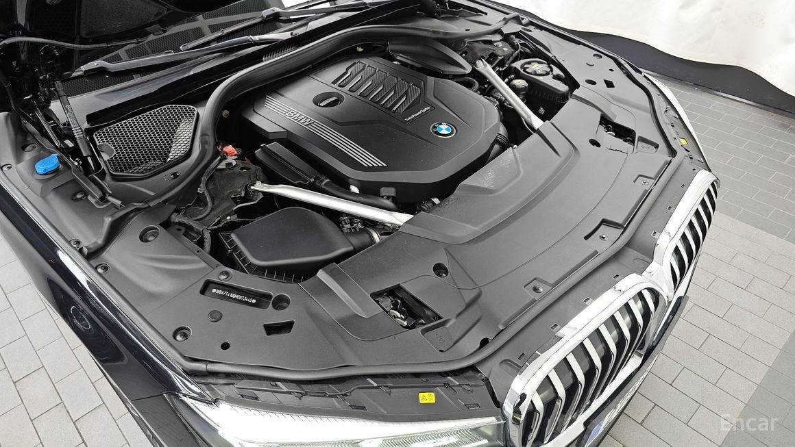 BMW 7 Series - фото 5