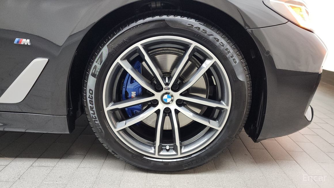 BMW 5 Series - фото 4
