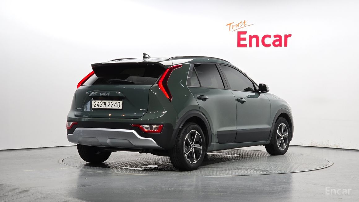 Kia Niro - фото 1