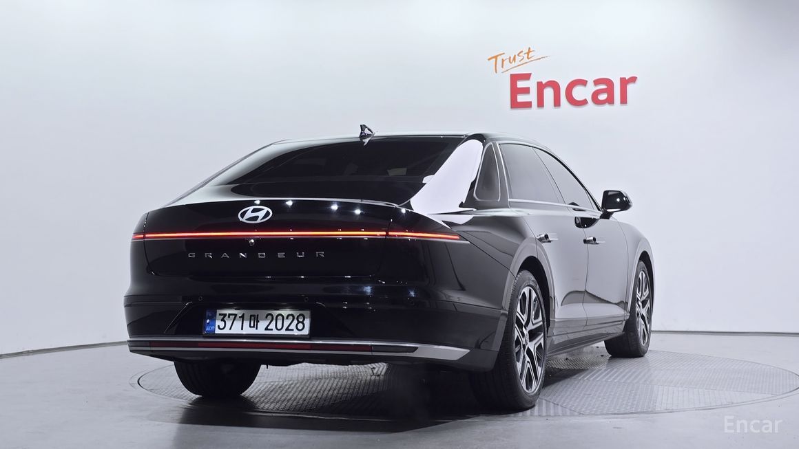 Hyundai Grandeur - фото 1