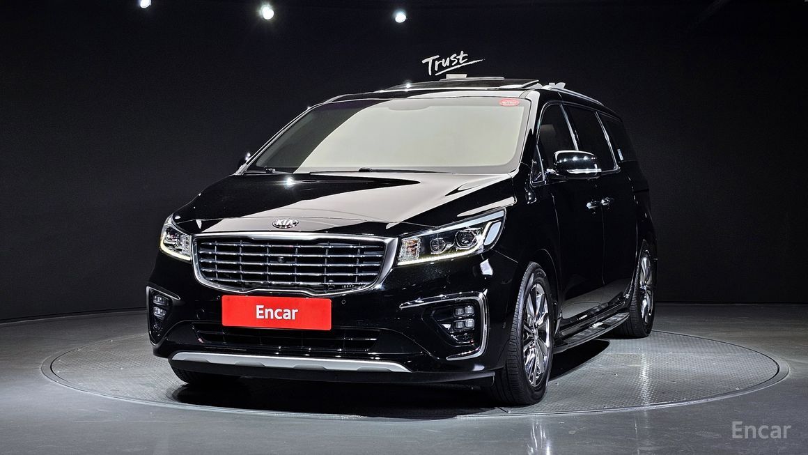Kia Carnival - фото 0