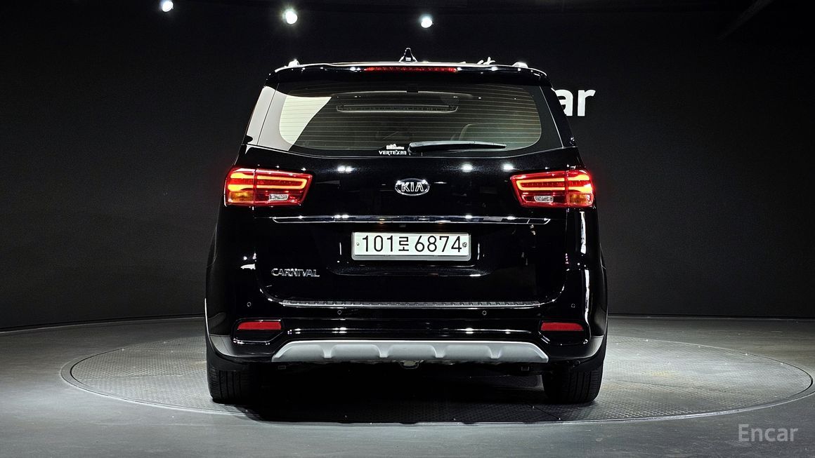Kia Carnival - фото 3