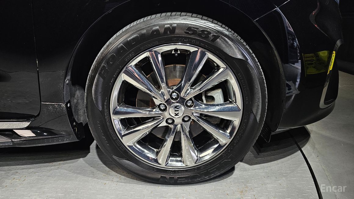 Kia Carnival - фото 4