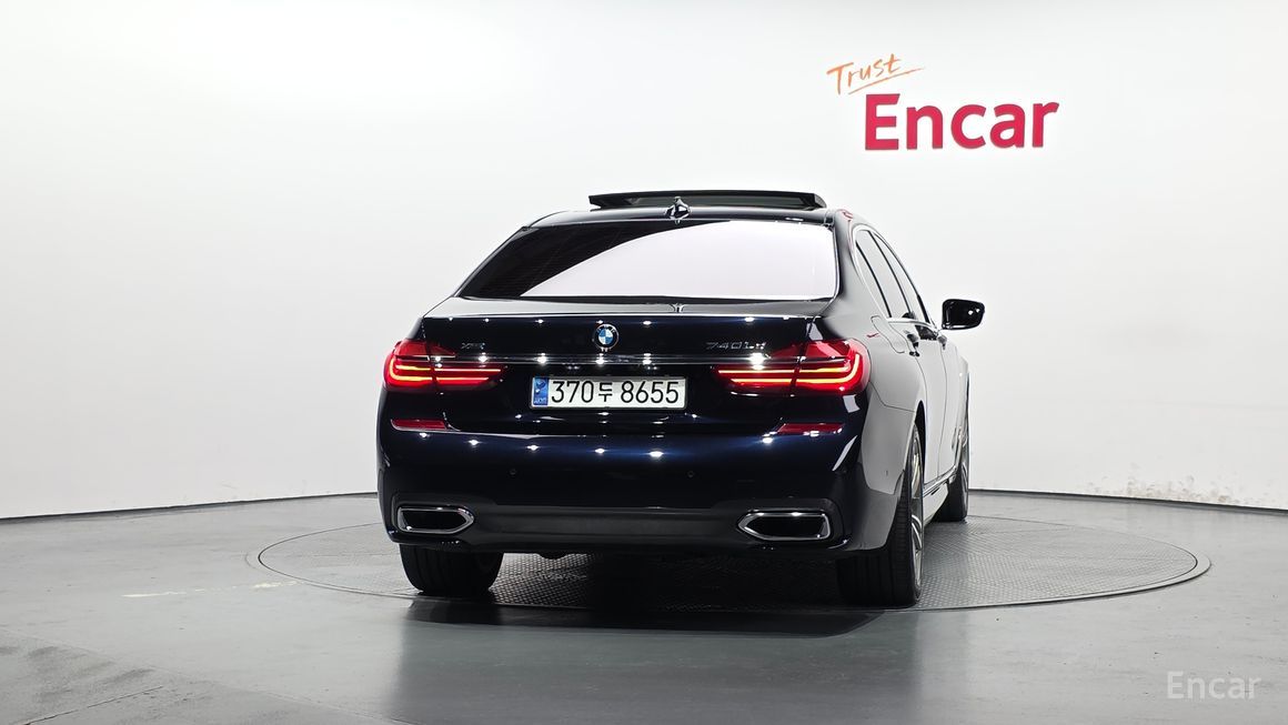 BMW 7 Series - фото 3
