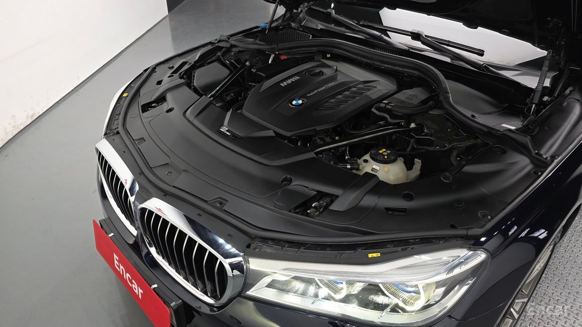 BMW 7 Series - фото 5
