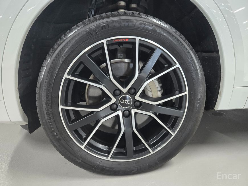 Audi Q5 - фото 3