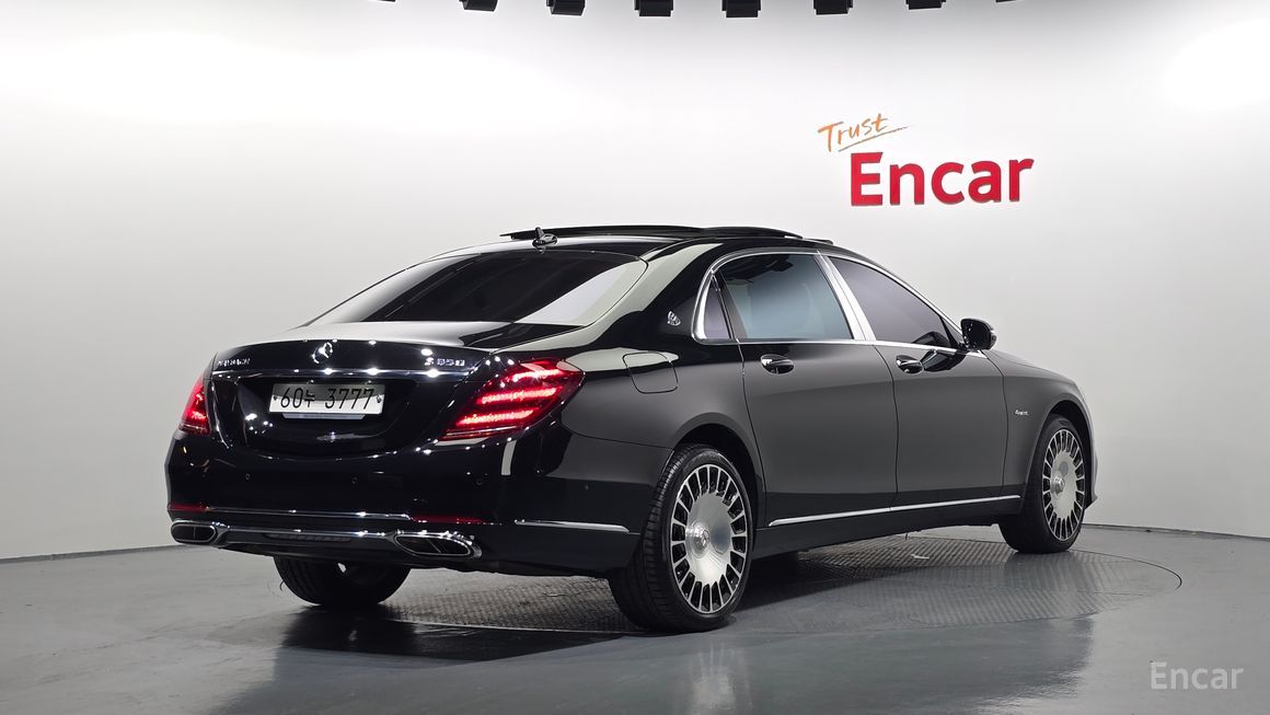 Mercedes-Benz S-Class - фото 1