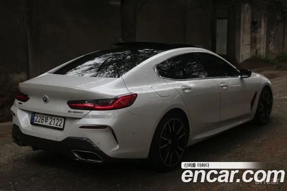 BMW 8 Series - фото 3