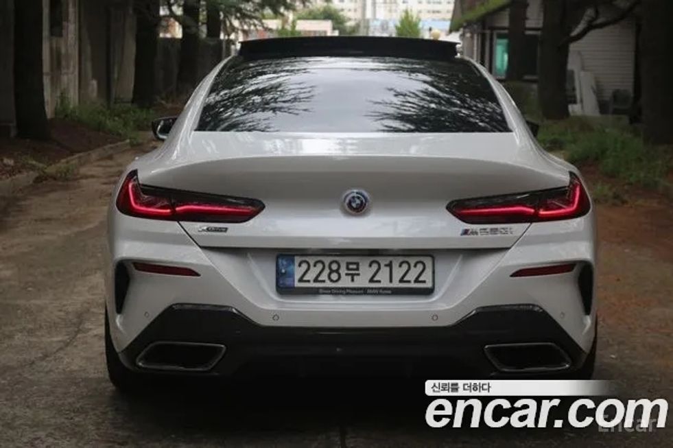 BMW 8 Series - фото 5