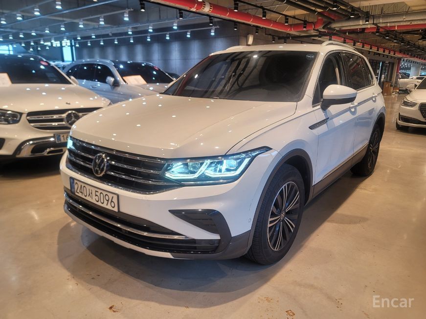 Volkswagen Tiguan - фото 0