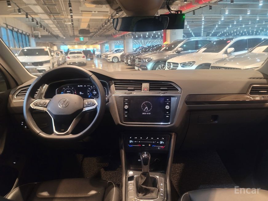 Volkswagen Tiguan - фото 6