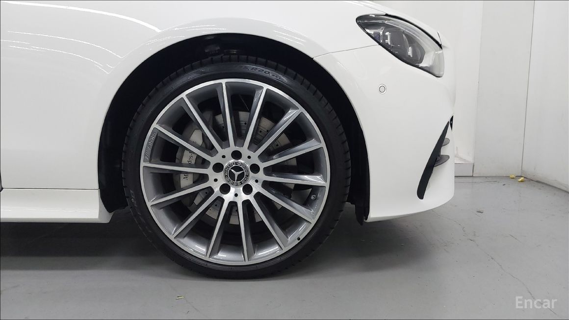 Mercedes-Benz E-Class - фото 4