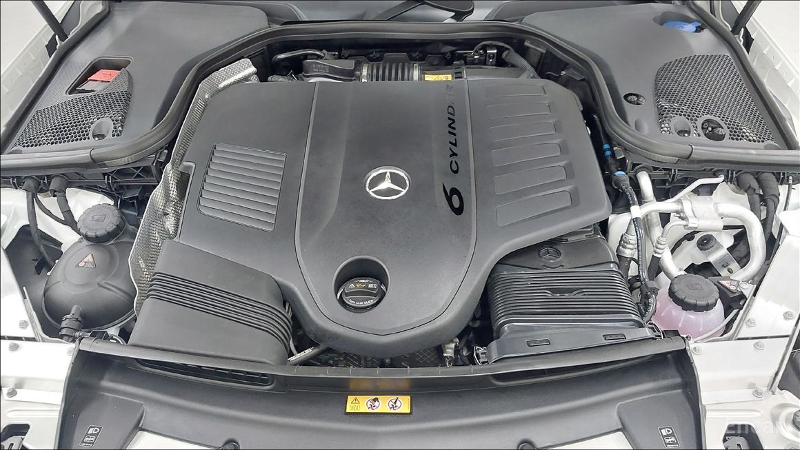 Mercedes-Benz E-Class - фото 5