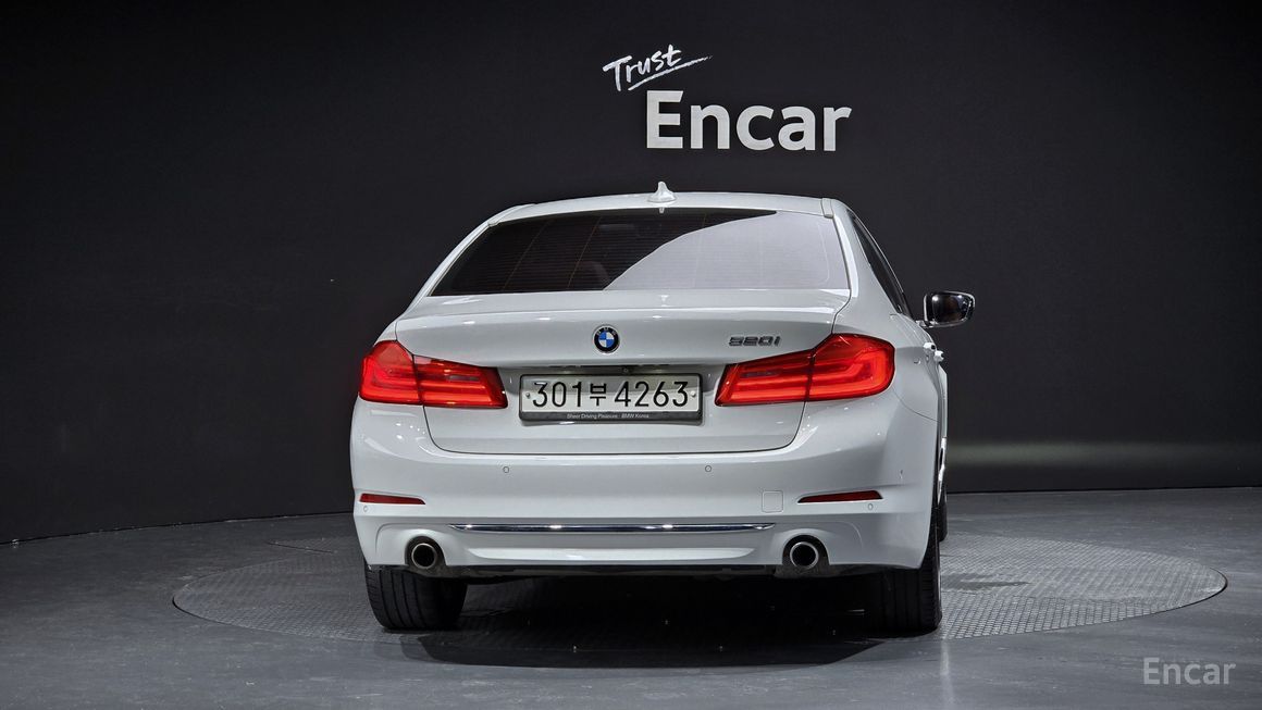 BMW 5 Series - фото 3