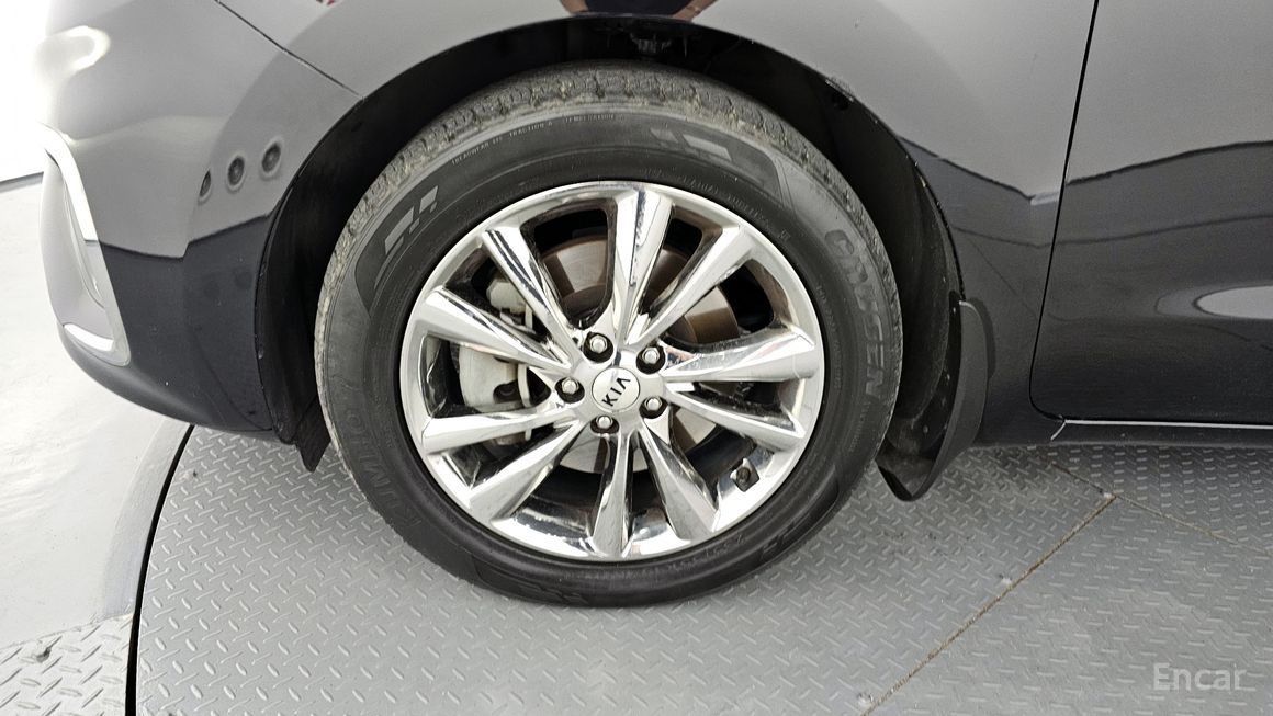 Kia Carnival - фото 4