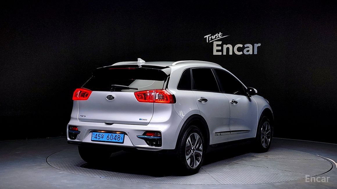 Kia Niro - фото 1