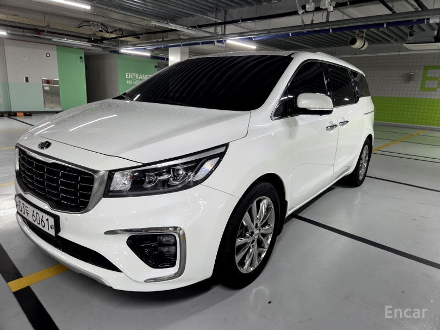 Kia Carnival - фото 0
